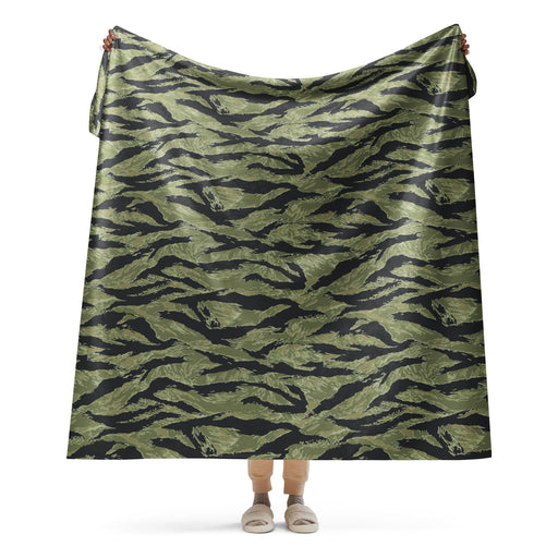 Tiger Stripe Sea Wave CAMO Sherpa Blanket - 60″×80″