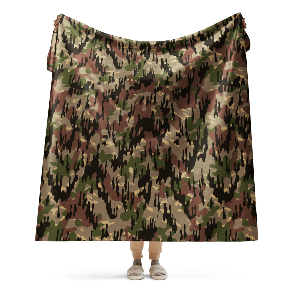 Spanish Rocosos Guerrillero CAMO Sherpa blanket - 60″×80″ - Blanket