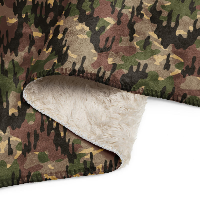 Rocosos Spanish Guerrillero CAMO Sherpa Blanket