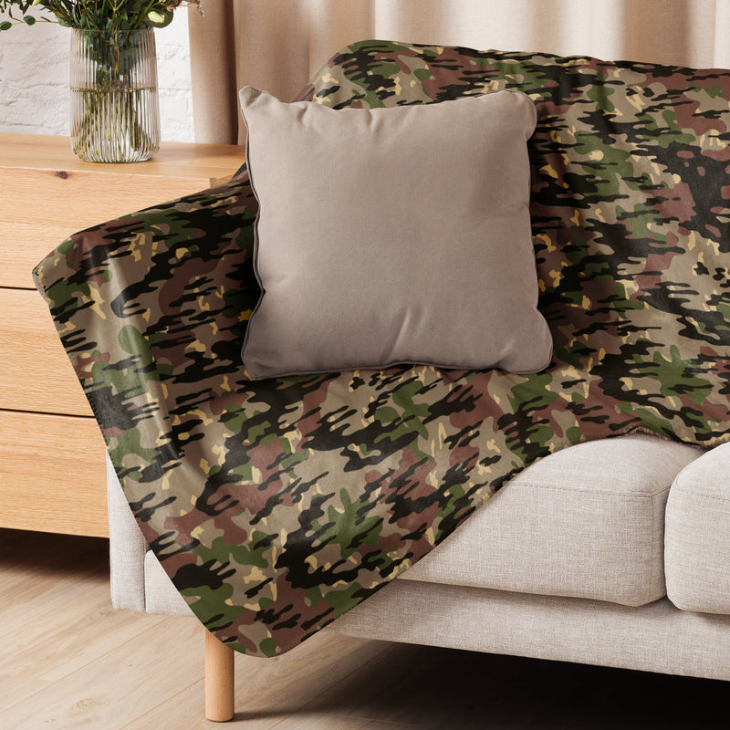 Rocosos Spanish Guerrillero CAMO Sherpa Blanket