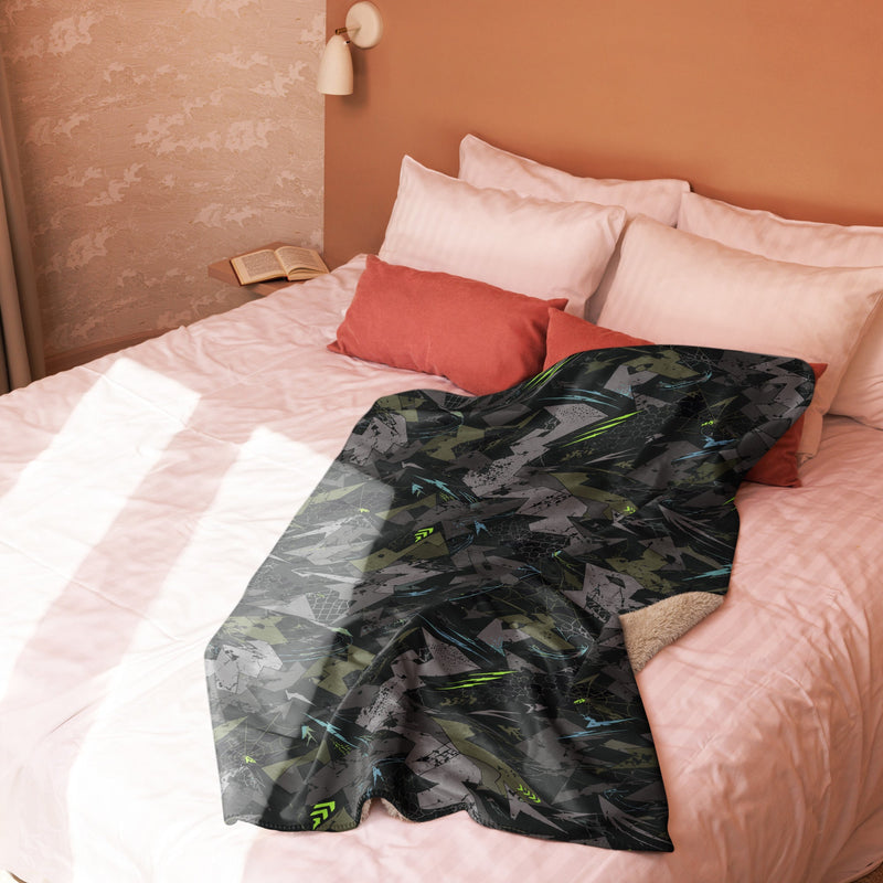 Spider Wall Reflex CAMO Sherpa Blanket