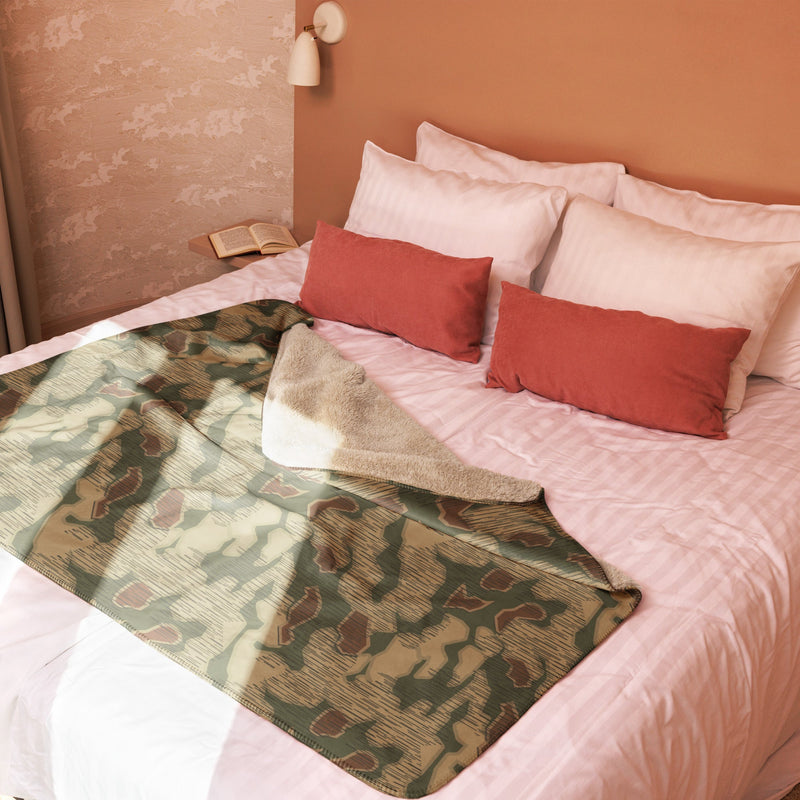 Sumpfmuster Where Eagles Dare CAMO Sherpa Blanket