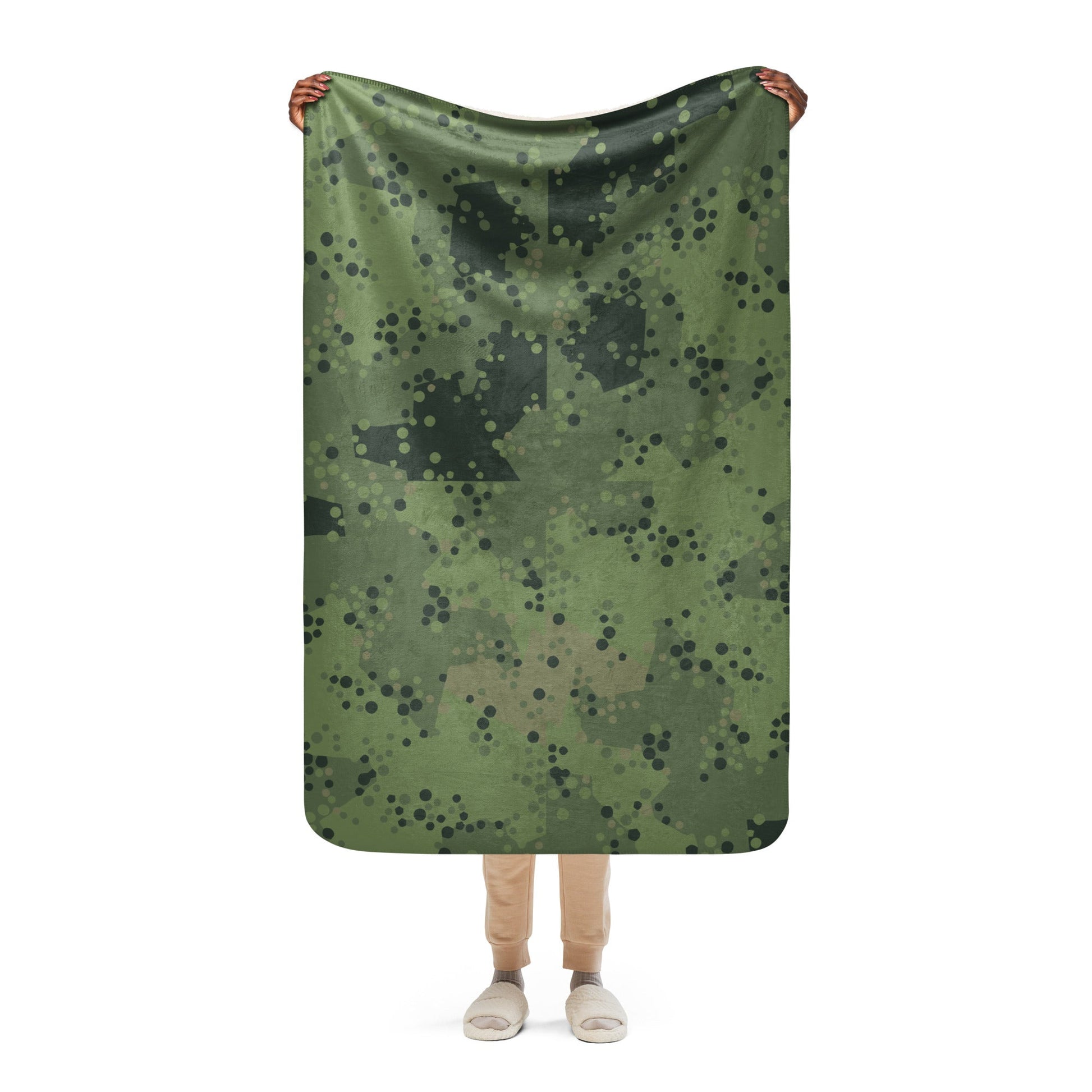 Swedish Barracuda Woodland CAMO Sherpa blanket - 37″×57″ - Blankets