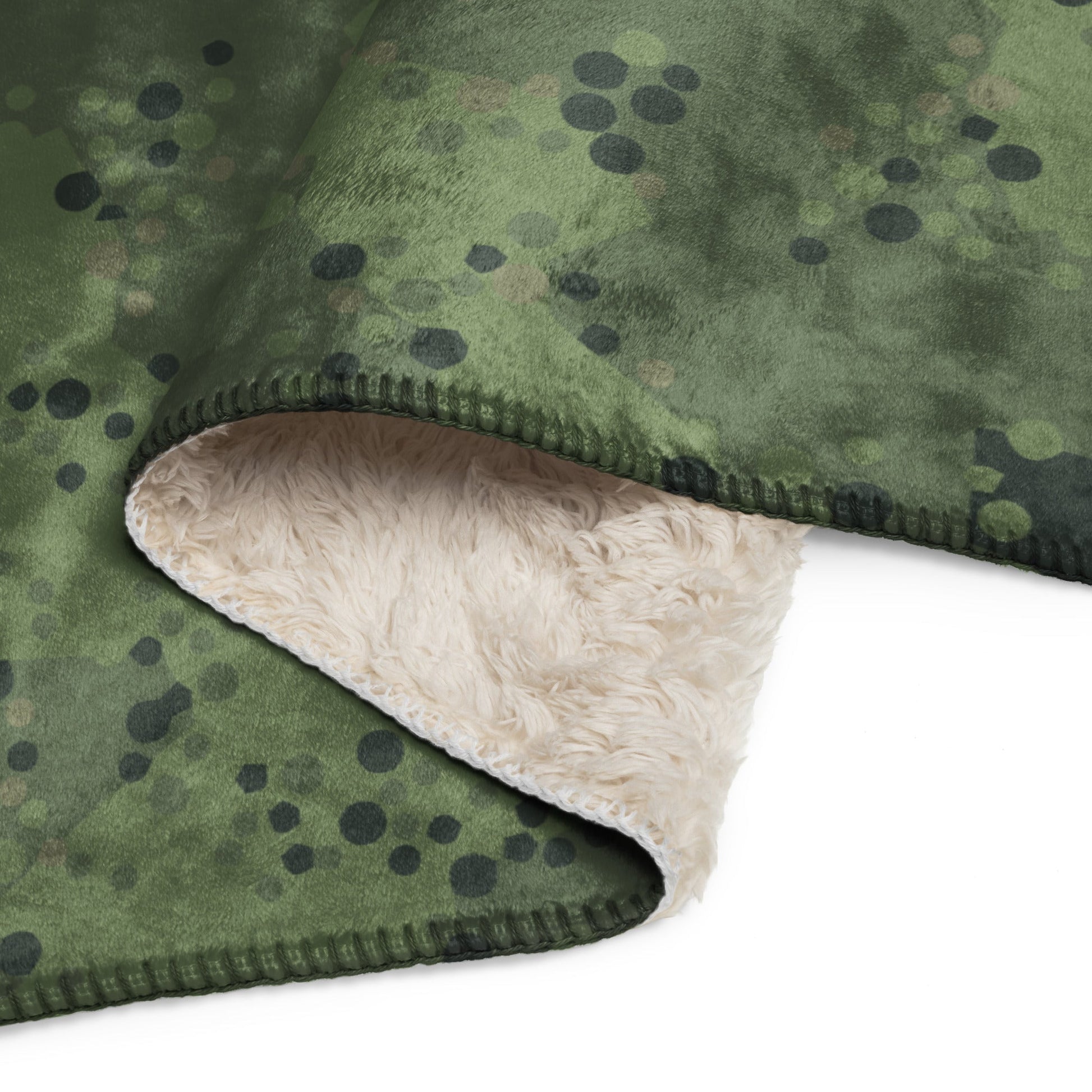 Swedish Barracuda Woodland CAMO Sherpa blanket - Blankets