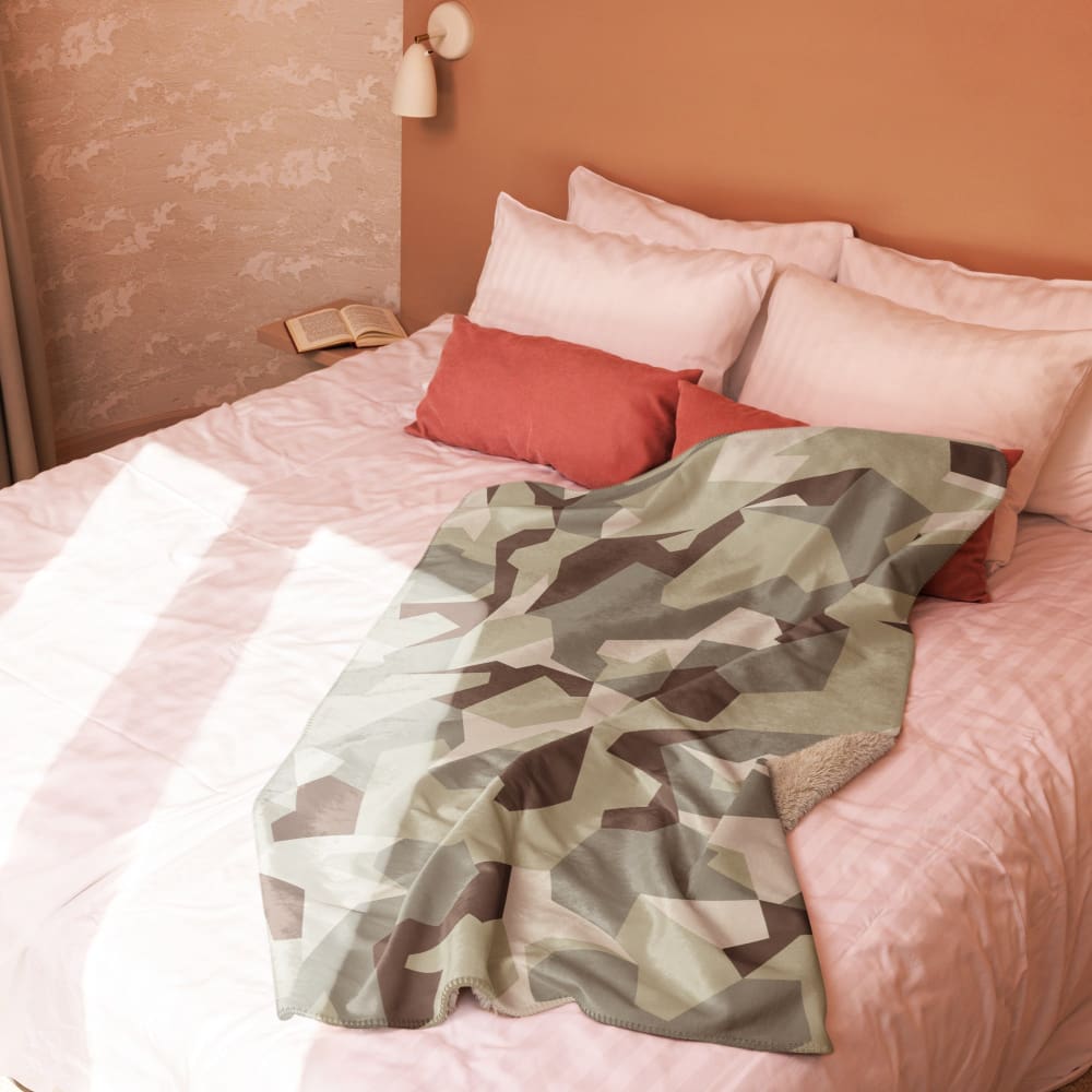 Swedish M90 Desert CAMO Sherpa blanket