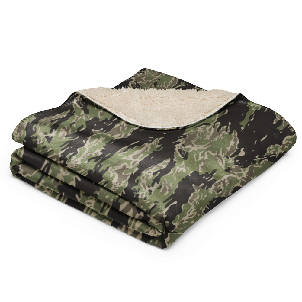 Taiwan Marine Corps Tiger Stripe CAMO Sherpa blanket - Blanket