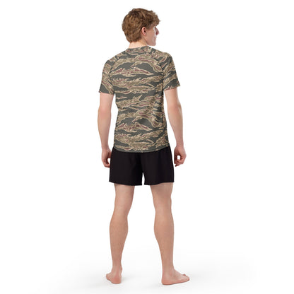 Taiwanese Special Forces Red Tiger Stripe CAMO Mens Short-Sleeve Rash Guard - Short-sleeve Guards