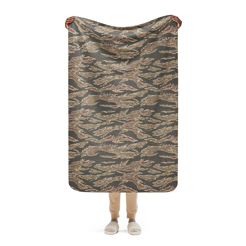 Tiger Stripe Ironwood Red CAMO Sherpa Blanket - 37″×57″