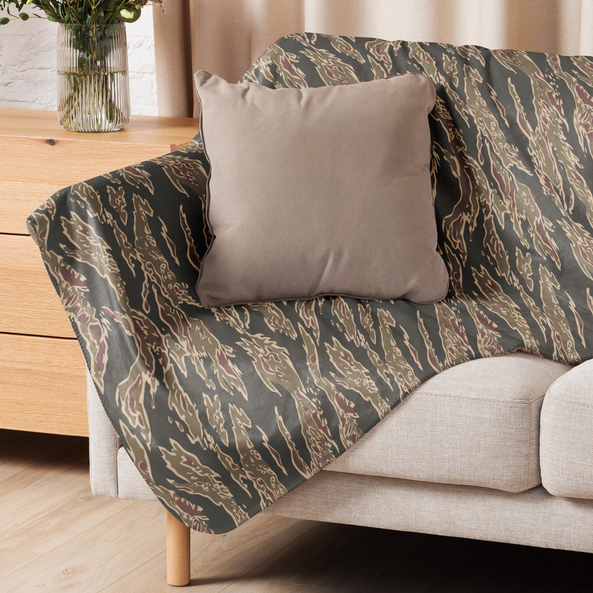 Taiwanese Special Forces Red Tiger Stripe CAMO Sherpa blanket - Blanket