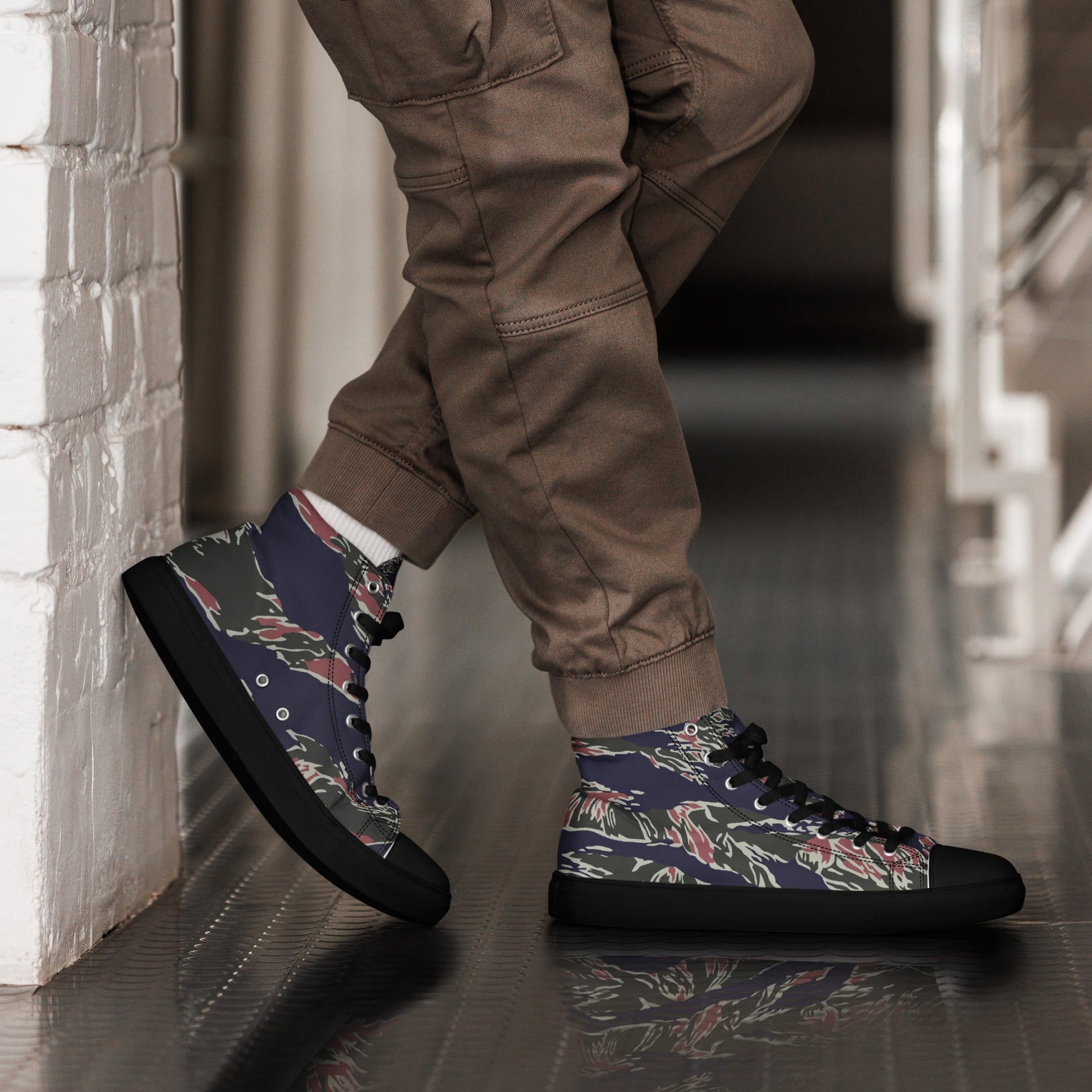 Thailand Tiger Stripe CAMO Mens High-Top Canvas Shoes - 5
