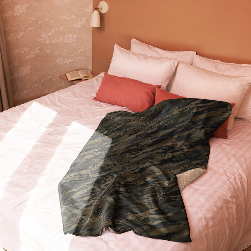 Third Option Ground Branch CAMO Sherpa Blanket