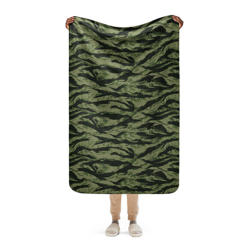 Tiger Stripe Boreal Shadow CAMO Sherpa Blanket - 37″×57″