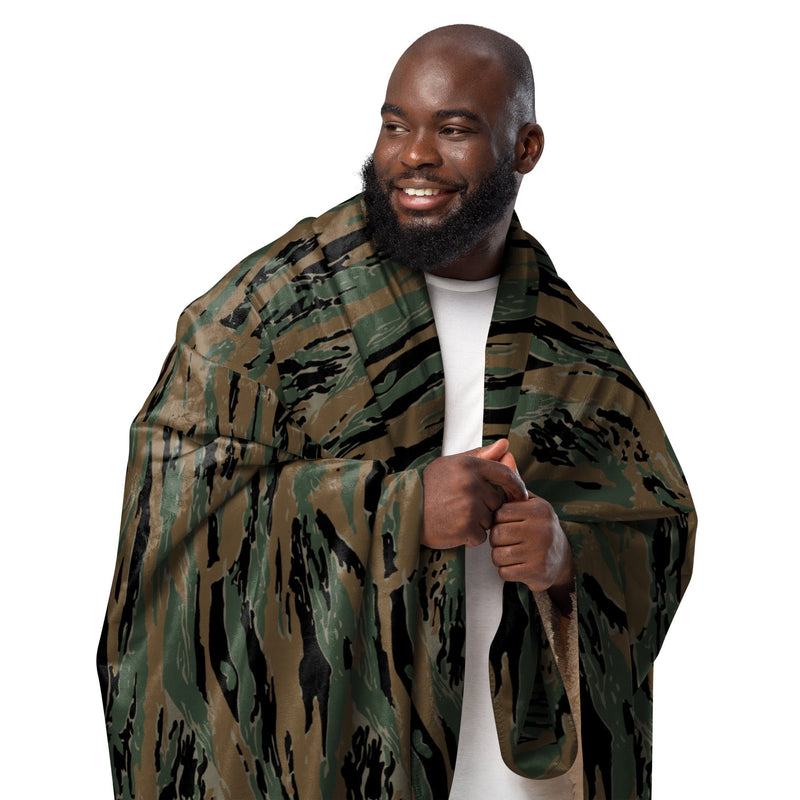 Tiger Stripe Marine Experimental Woodland CAMO Sherpa Blanket