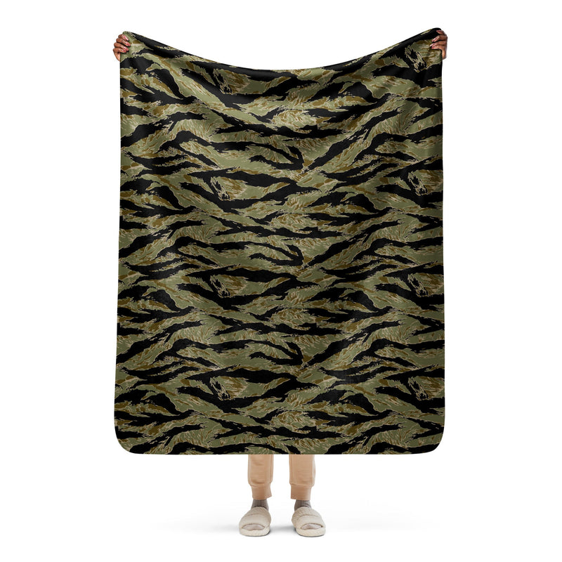 Tiger Stripe Special Forces Advisor Sparse CAMO Sherpa Blanket - 50″×60″