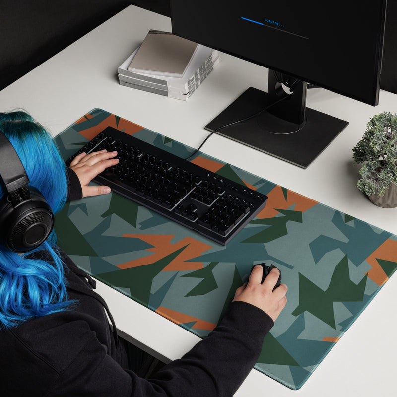 Contrast Vector CAMO Universal Large Desk Pad