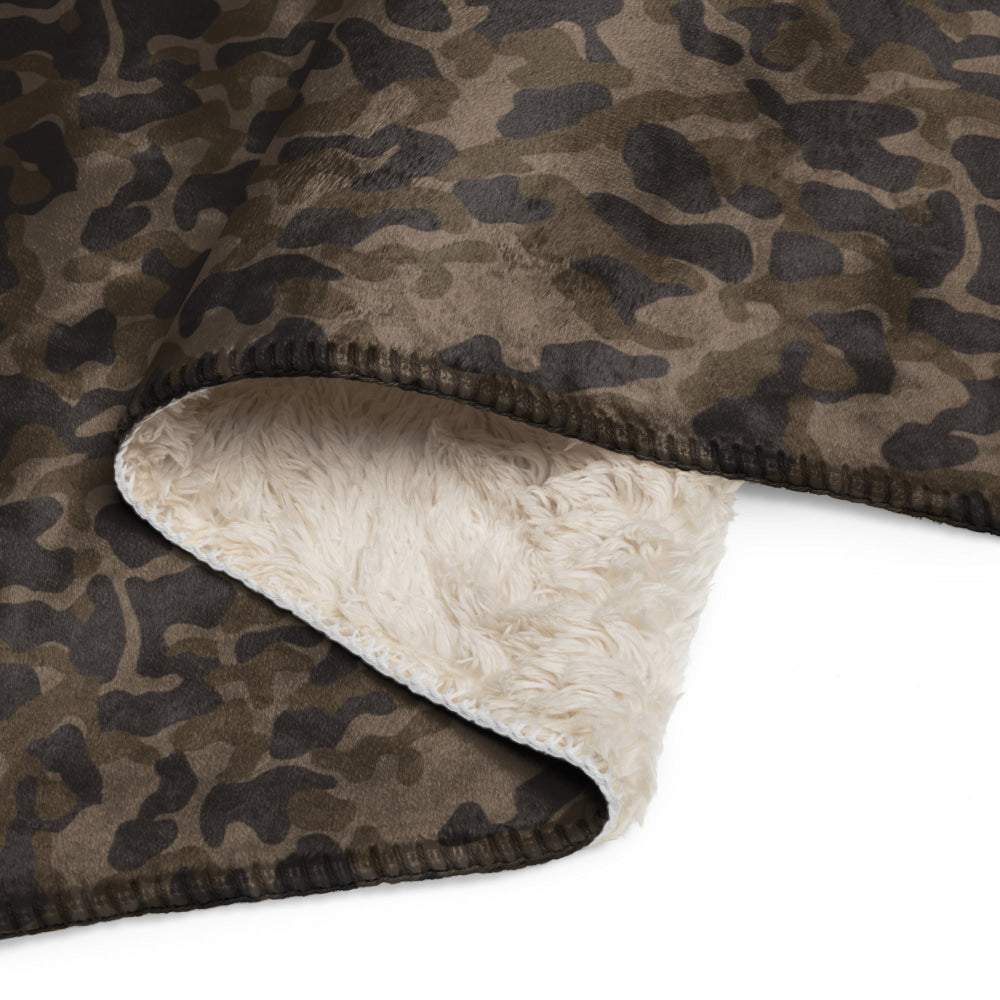 Ukrainian TTsKO Bytan Mountain CAMO Sherpa blanket