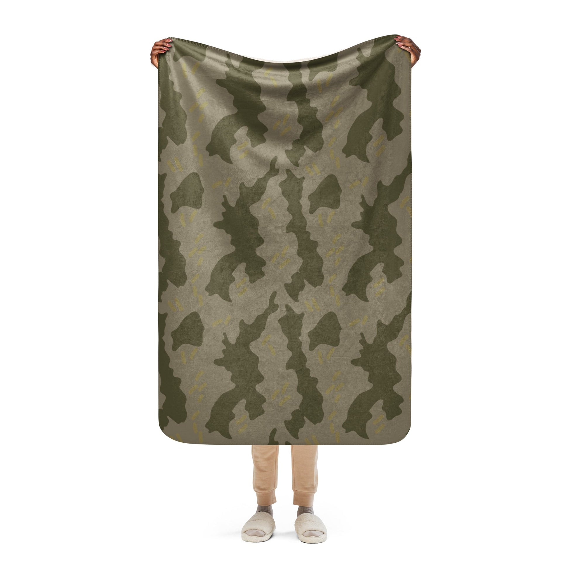 Warhammer 40k Imperial Guard Moebian 6th Regiment CAMO Sherpa blanket - 37″×57″ - Blankets