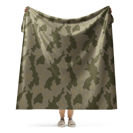 Warhammer 40k Imperial Guard Moebian 6th Regiment CAMO Sherpa blanket - 60″×80″ - Blankets