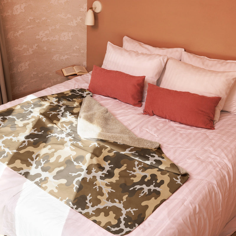 Xeno Sci-Fi Frontier Alien Marine CAMO Sherpa Blanket